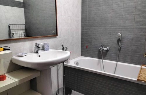 Zona Padova Apartment | Casa Atene Luminoso Appartamento su due livelli a Milano