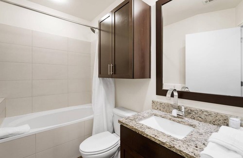 Waller Creek District Apartment | Austin | Central 2BD/2BA Apartment