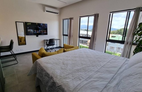 Alajuela Apartment | Loft conveniently located five minutes from airport