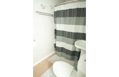 Bronzeville House | 7 STAR THE MALIA OASIS #2 3BR/1.5ba + Office Space