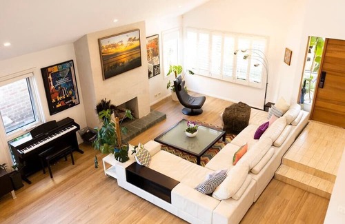 Maroubra House | Resort Style home close to Beach with Pool & Sauna