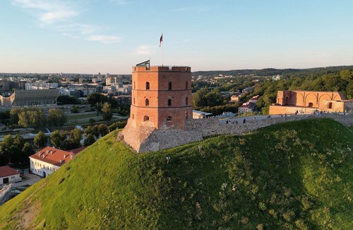 Old Town Apartment | Simpletone - Excellent for Work & Leisure (Self-Checkin) FREE PARKING VILNIUS