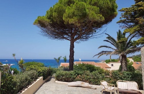 Marine de Saint Ambroggio House | Mini-villa Bord de mer vue mer et Montagne Marine de Sant Ambroggio Lumio