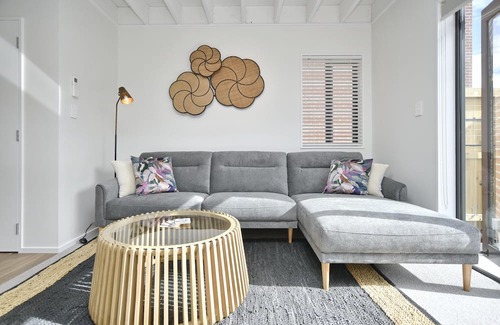 Sydenham House | Āta Haere - Modern, comfortable and funky getaway close to central Christchurch