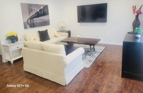 Paramount House | Nice and cozy house ready for your relaxing vacation, quiet and space you need