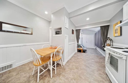 Akron Apartment | Highland Square Hideaway, 1 bedroom apartment