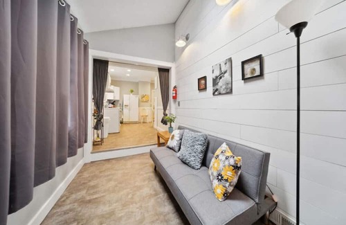 Akron Apartment | Highland Square Hideaway, 1 bedroom apartment