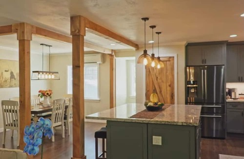 Cedar Ridge House | Spacious home in the Sierra foothills just minutes to downtown, hiking, skiing.