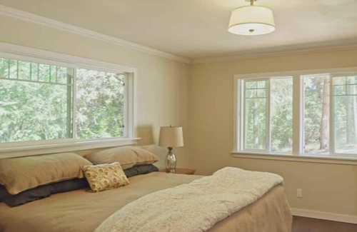 Cedar Ridge House | Spacious home in the Sierra foothills just minutes to downtown, hiking, skiing.