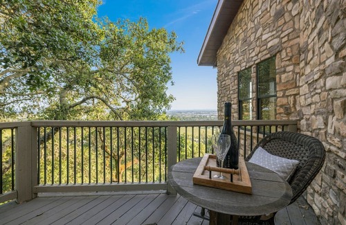 Santa Rosa House | 4BD/4.5BA LUXURY ESTATE w/ VIEWS + HOTTUB & BILLIARDS