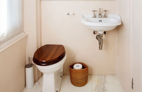 St. Helen's Apartment | Victorian Serenity, by Veeve