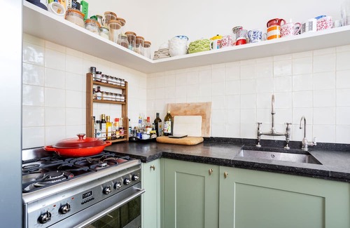 St. Helen's Apartment | Victorian Serenity, by Veeve