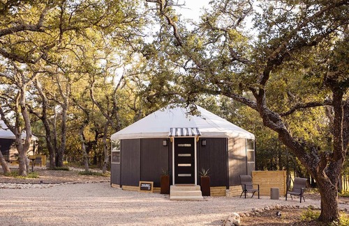 Fredericksburg House | Luxury Stay Next to Wineries | Stargazing & Nature