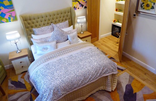 Lower Assendon Bed & Breakfast | Luxury 5 star Lavender room