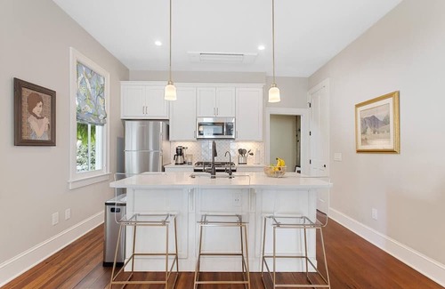 French Quarter Apartment | Dianna Browns Place | Historic District