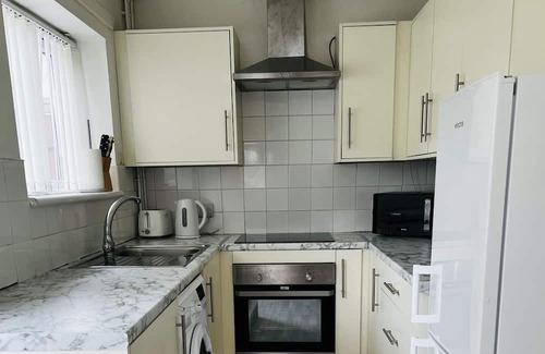 St Helens House | Two bedroom house , in a lovely neighbourhood, with a lot amenities around