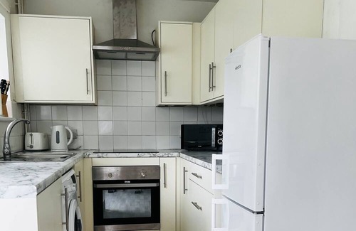 St Helens House | Two bedroom house , in a lovely neighbourhood, with a lot amenities around