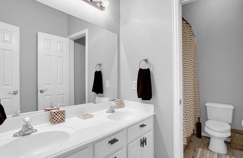 Frisco House | Westside Contemporary 3Bd/2B near Toyota Stadium/ The Star / PGA