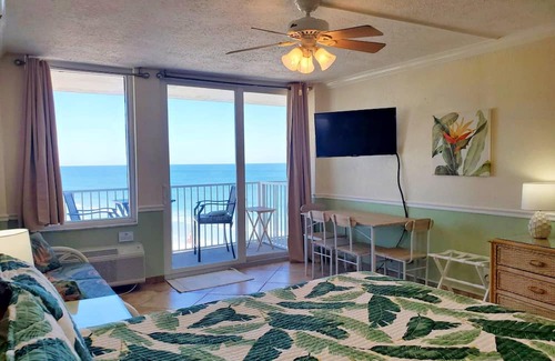 Lenox Park Condo | Your Slice of Paradise! Spectacular Views of Ocean, Beach, City on 8th Floor-Smart TV-DVD-FREE WIFI!
