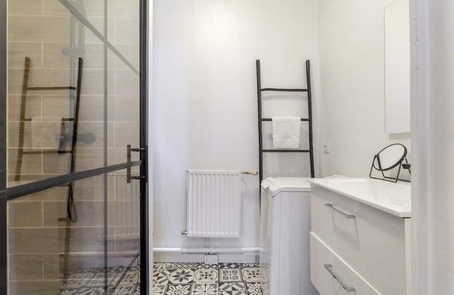 Gorge de Loup Apartment | DIFY Tuileries - Valmy