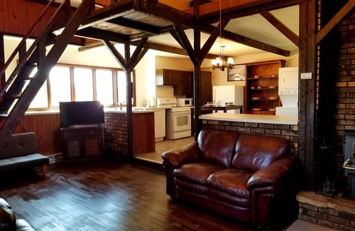 Kent Cottage | Cozy Countryside Getaway @ Kerlin Schoolhouse