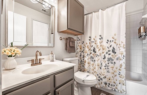 Killeen Apartment | Extended Stay Perfection: Discover Our Chic 2BR Relaxing Stay