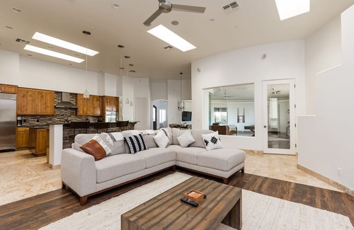 Pinnacle Peak House | Desert Dreamland - Pool&Spa- Sports Court & more!