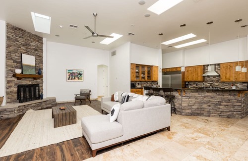 Pinnacle Peak House | Desert Dreamland - Pool&Spa- Sports Court & more!