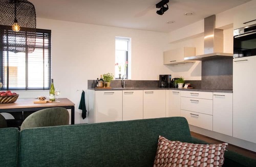 Thorn Villa | Premium Outdoor 8p - Four Bedroom Villa, Sleeps 8