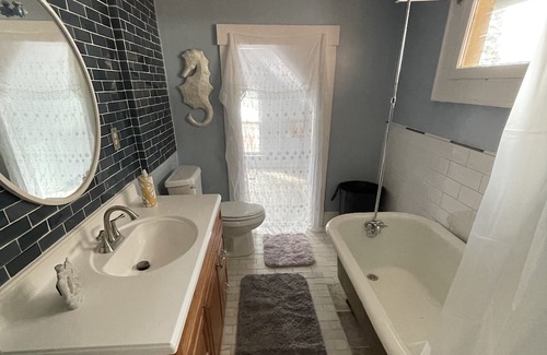Merion Village Apartment | Entire Historic Brick Home in German Village with garage in #1 neighborhood