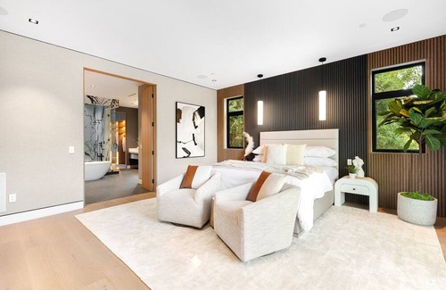 Tarzana Villa | Amazing 5 bedrooms Villa with large swimming pool
