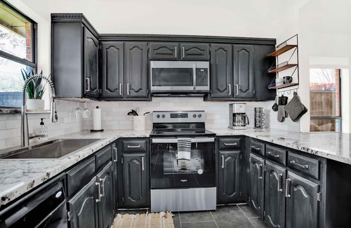 Frisco House | Cozy Parkside Home/ Rail Yard/ Toyota Centre