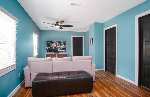 Millersport Cottage | Cozy 2 Bedroom Buckeye Lake with Lakeview