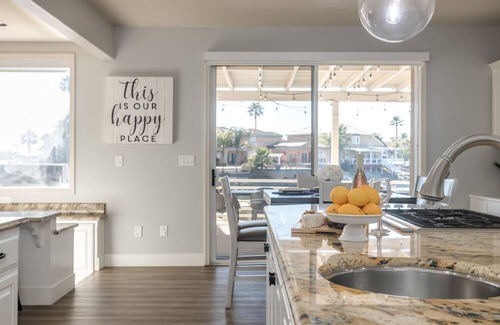 Discovery Bay House | Waterfront home w/ private dock, pool & jacuzzi