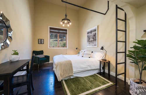 San Luis Obispo Other | Large multi-story country house on 14 acres with vineyard views