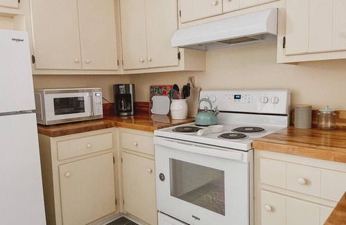 Fairforest House | Newly Renovated & Ready for Your Stay!