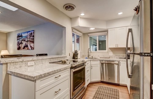 Montgomery Estates Cabin | The Bear Creek Cabin is an immaculate 2 bedroom Tahoe retreat.