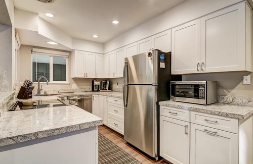 Montgomery Estates Cabin | The Bear Creek Cabin is an immaculate 2 bedroom Tahoe retreat.
