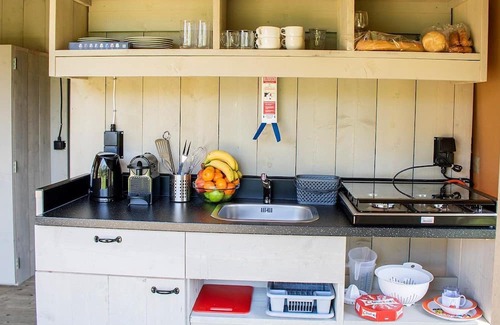 Espira-de-Conflent Ski Chalet | Luxe Sanitary XL 6 pers. Villatents at charm campsite Le Canigou, the Pyrenees