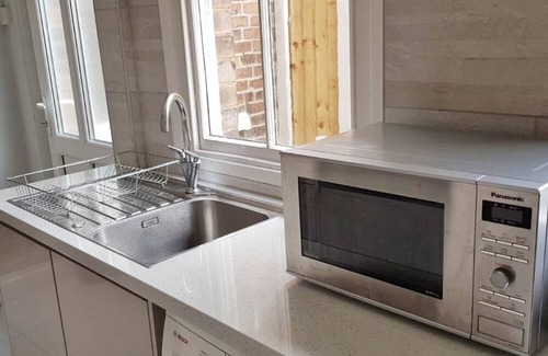 Gedling House | Lovely House with free Parking wifi