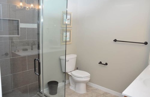 Bridgman House | Luxury Condo-Lakeside Suite #3