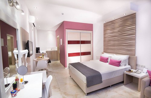 Ayia Napa Hotel | Loutsiana I & II Deluxe Apartments