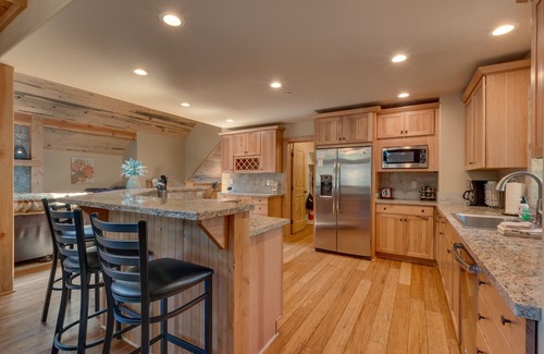 Pioneer Trail House | Stunning 4 Bedroom Home with Hot Tub In Tahoe Paradise-South Lake Tahoe-AC