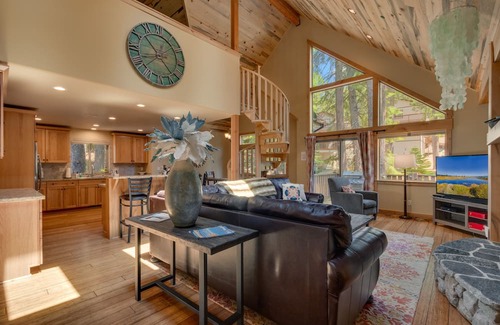 Pioneer Trail House | Stunning 4 Bedroom Home with Hot Tub In Tahoe Paradise-South Lake Tahoe-AC