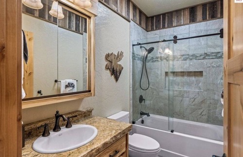 Sagle House | Bring your boat & jet ski's, Waterfront, Luxury Log Home, 46 acres sleeps 21!