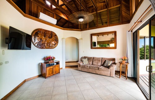 Playa Hermosa Villa | Charming 2 BR casita, close to the beach and fully equipped.