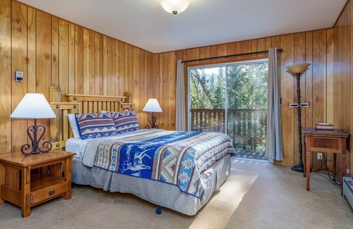 Yosemite West House | Hutchings Cabin & Apt.