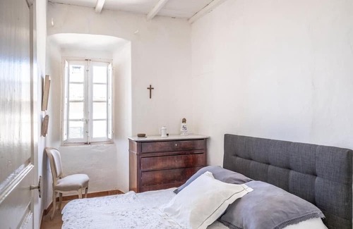 Meria House | The village candy