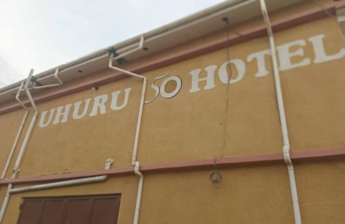 Kasese Hotel | IHURU 50 HOTEL AND GARDENS