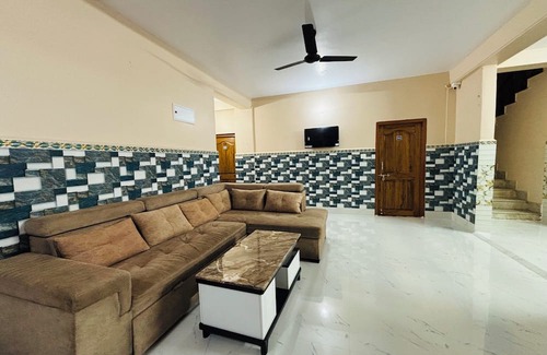 Krishnanagar House | Sri Mayapur Chandrodaya Guest House